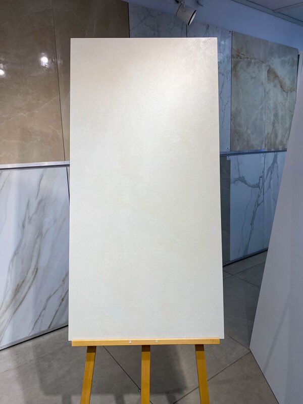 COOL GHOST</br><p class="dim">Dim: 60X120 cm, Cal. COM</p>