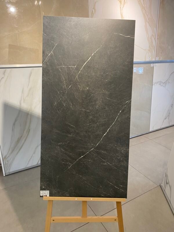 STAR BLACK</br><p class="dim">Dim: 60X120 cm, Cal. COM</p>