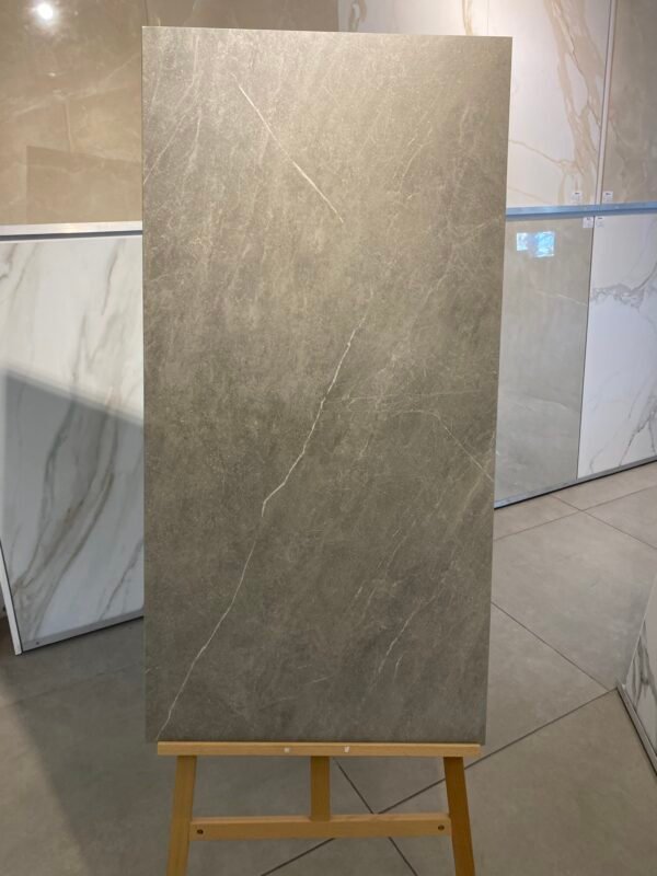 STAR GREY</br><p class="dim">Dim: 60X120 cm, Cal. COM</p>