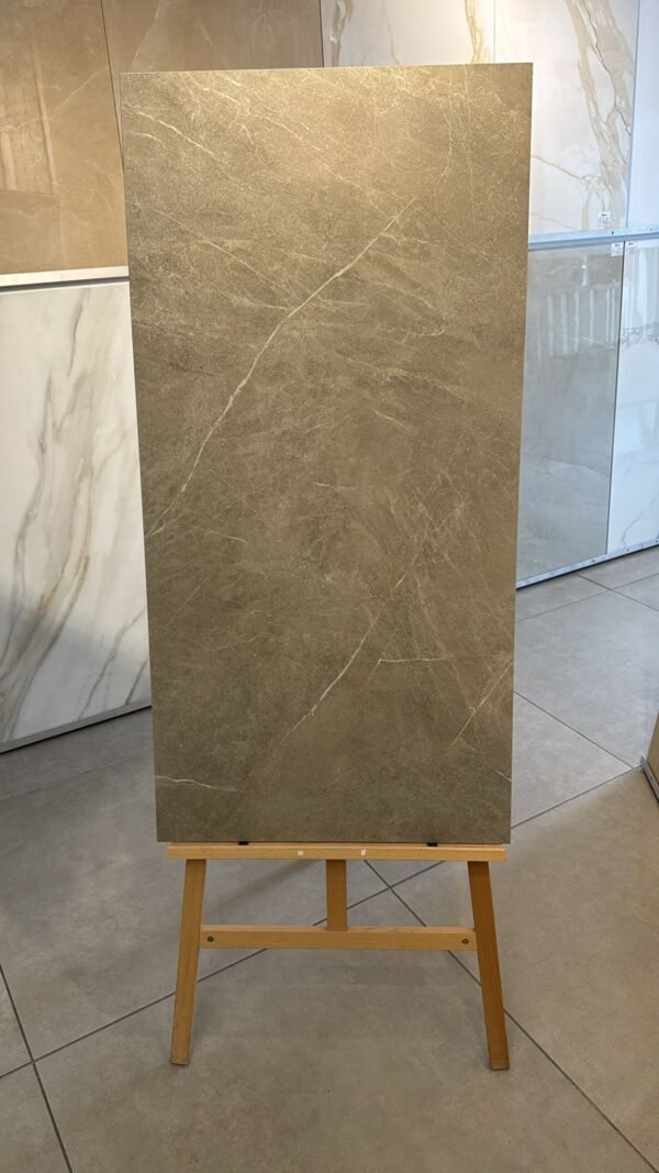 STAR GREIGE</br><p class="dim">Dim: 60X120 cm, Cal. COM</p>